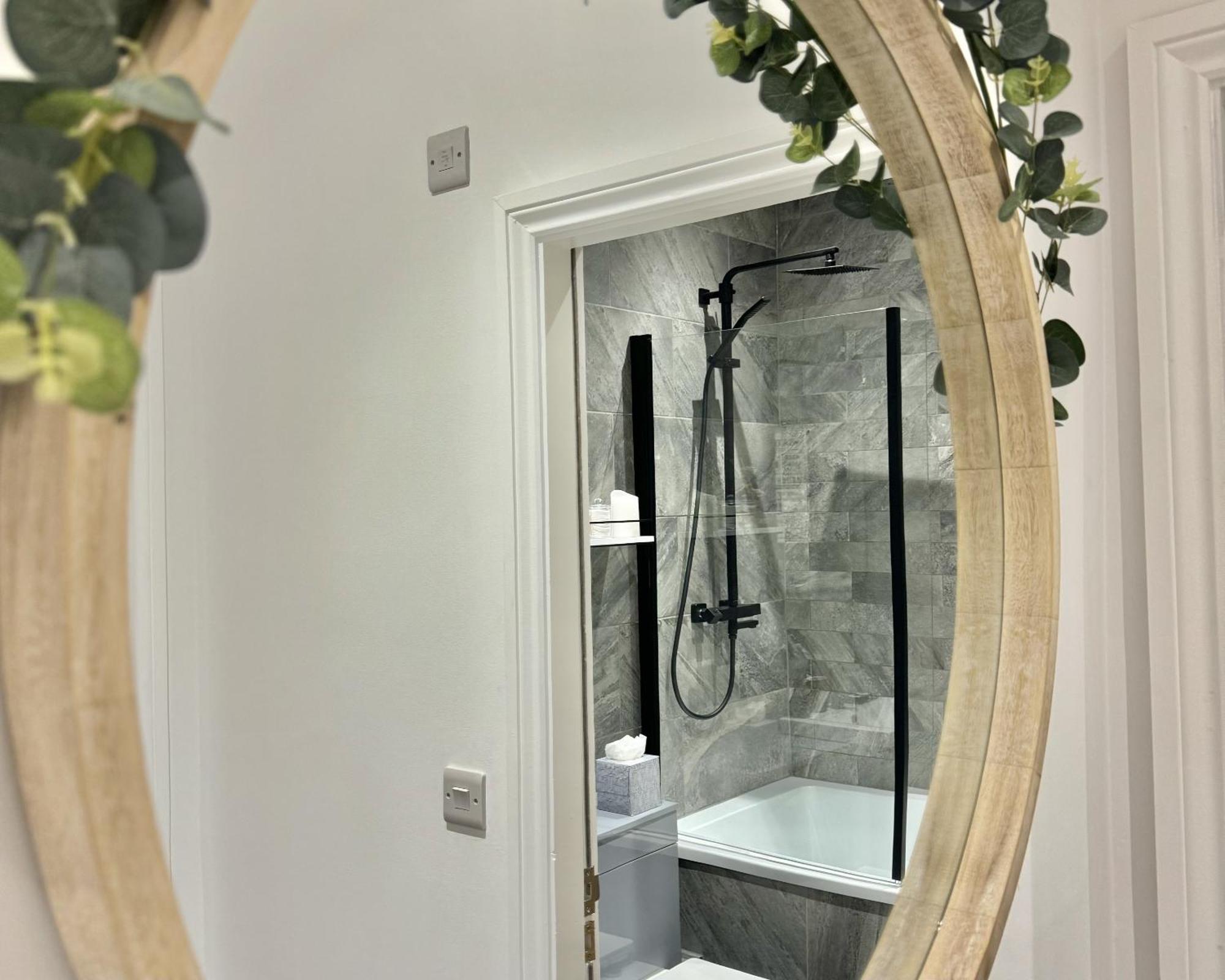 The Yorkshire Crown - Luxury Apartment - Free Parking Nearby Harrogate Extérieur photo