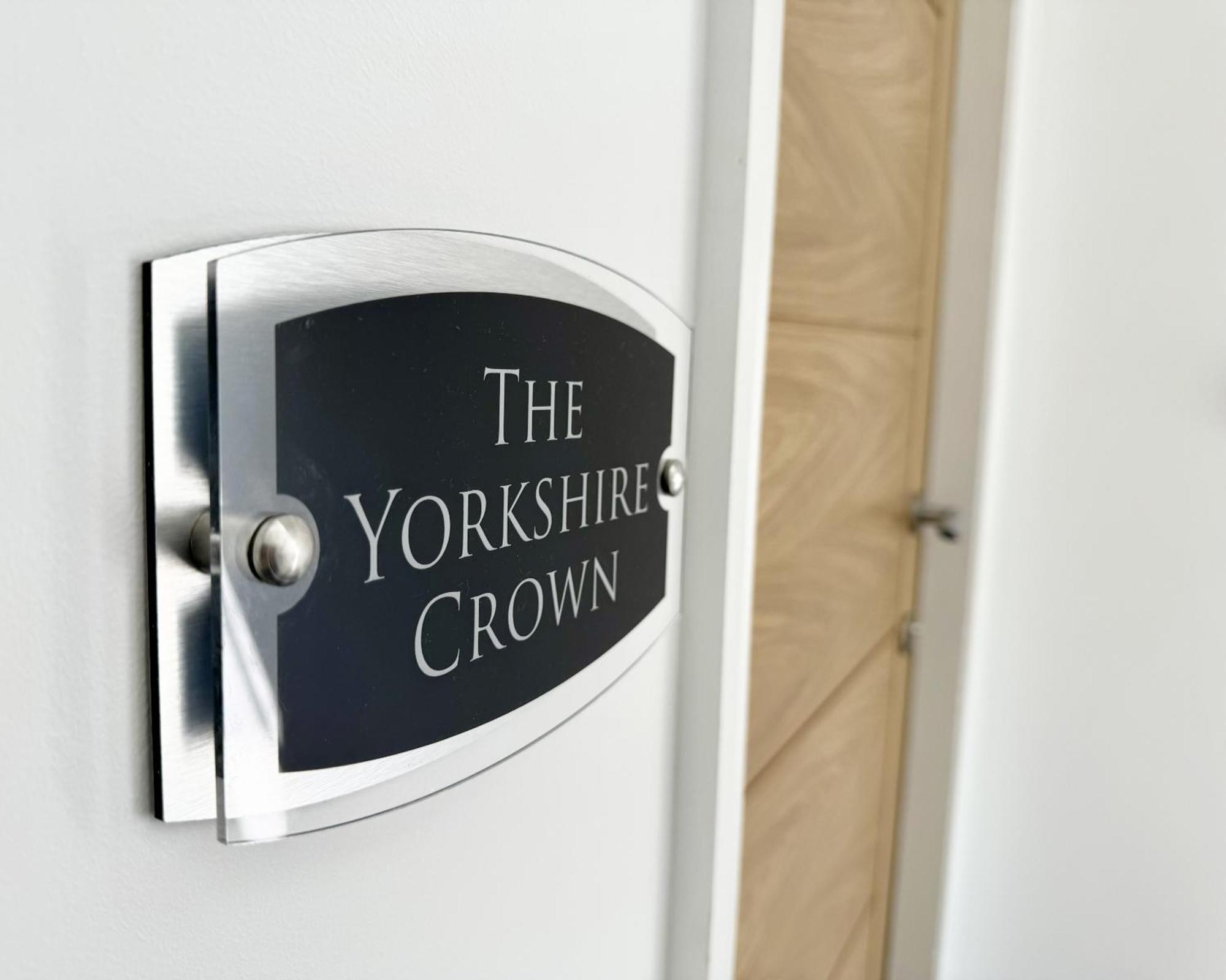 The Yorkshire Crown - Luxury Apartment - Free Parking Nearby Harrogate Extérieur photo